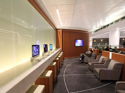 Plaza Premium Terminal 3 Visitor Lounge